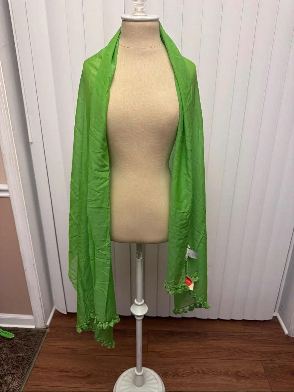 Boden Bright Green Lightweight Women's Wrap Scarf